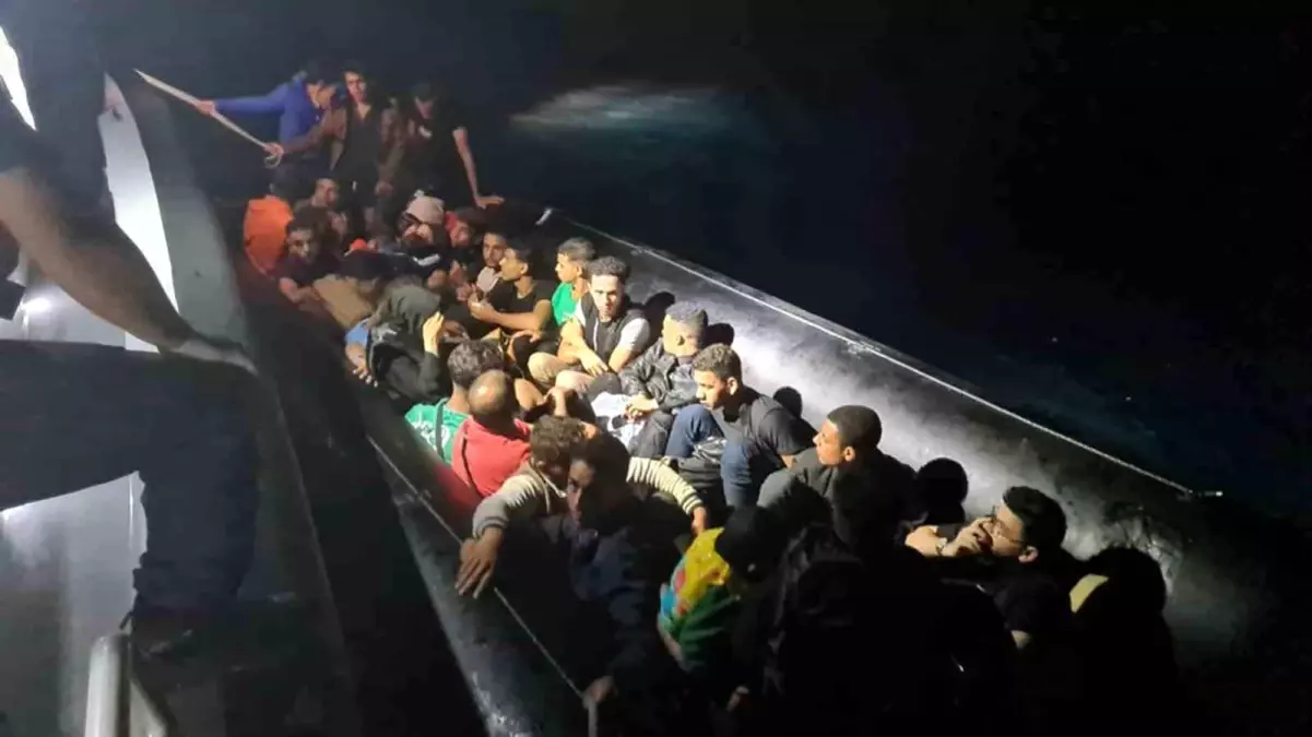 Muğla’da 39 düzensiz göçmen lastik botlar içinde yakalandı