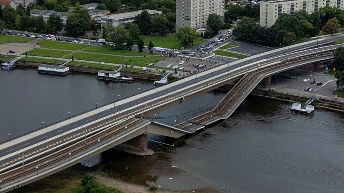 Almanya’da köprü çöktü! Facianın eşiğinden dönüldü