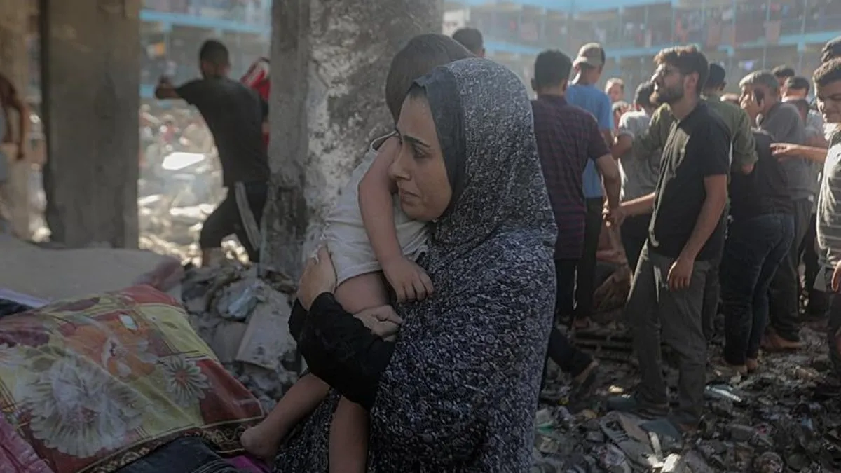 İsrail BM’ye ait okulu vurdu: 18 ölü