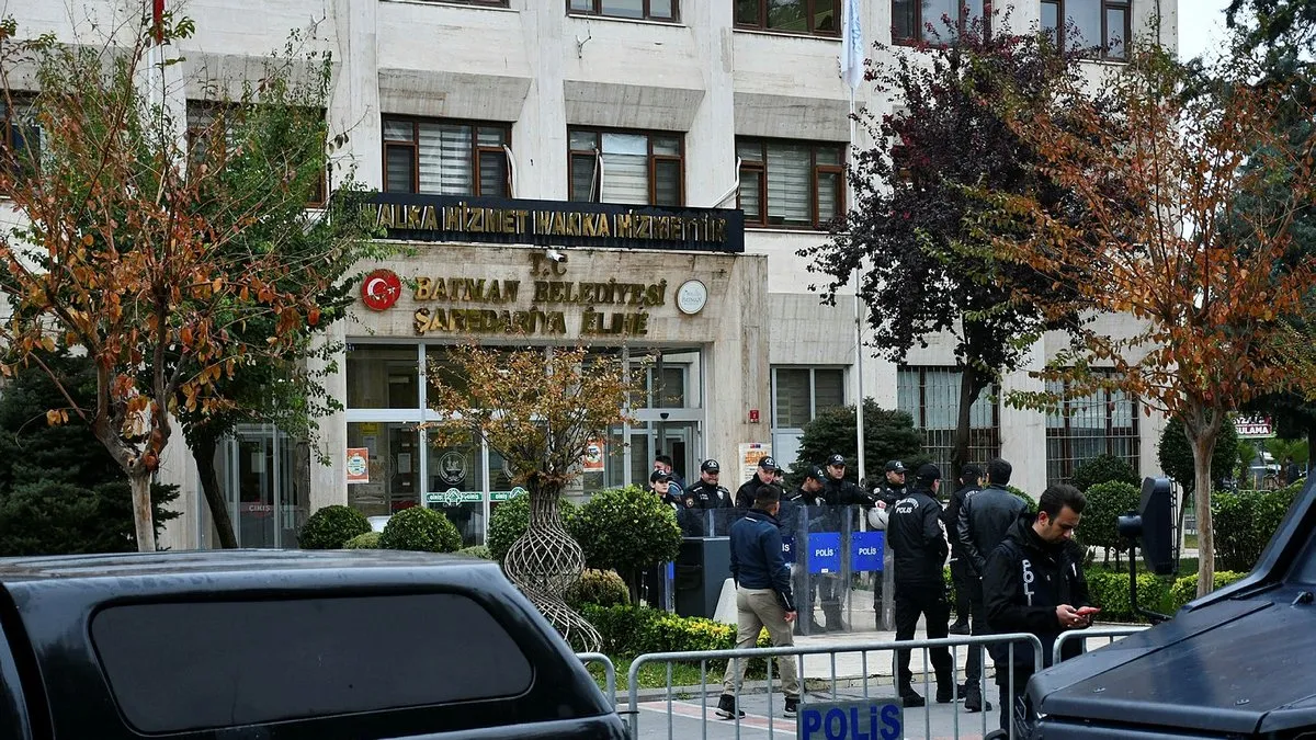 SON DAKİKA! Mardin, Batman ve Halfeti Belediyelerine Kayyum: İşte görevden uzaklaştırılmalarının nedeni! Bakanlık tek tek açıkladı