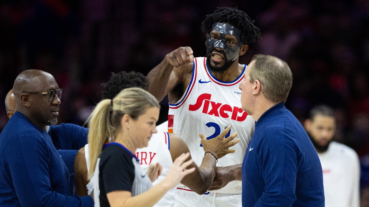 NBA’da olay! Joel Embiid, kadın hakemin üzerine yürüdü