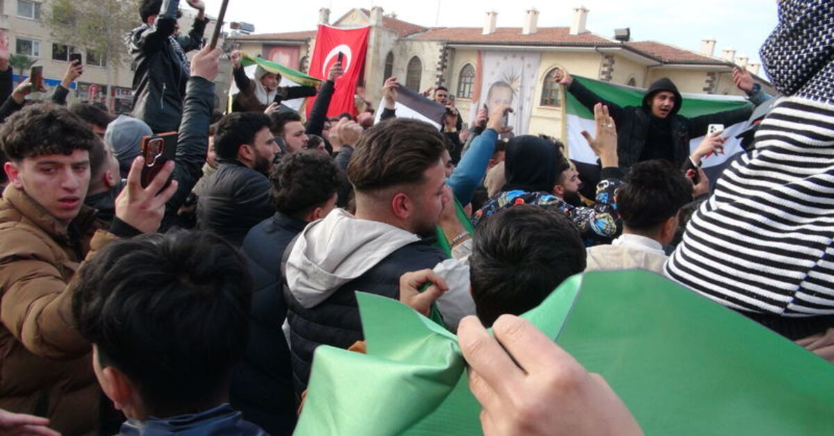 Suriyelilerden Kilis’te kutlama