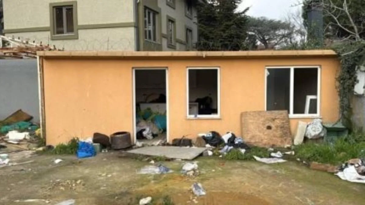 2 kardeş prefabrik evde ölü bulundu