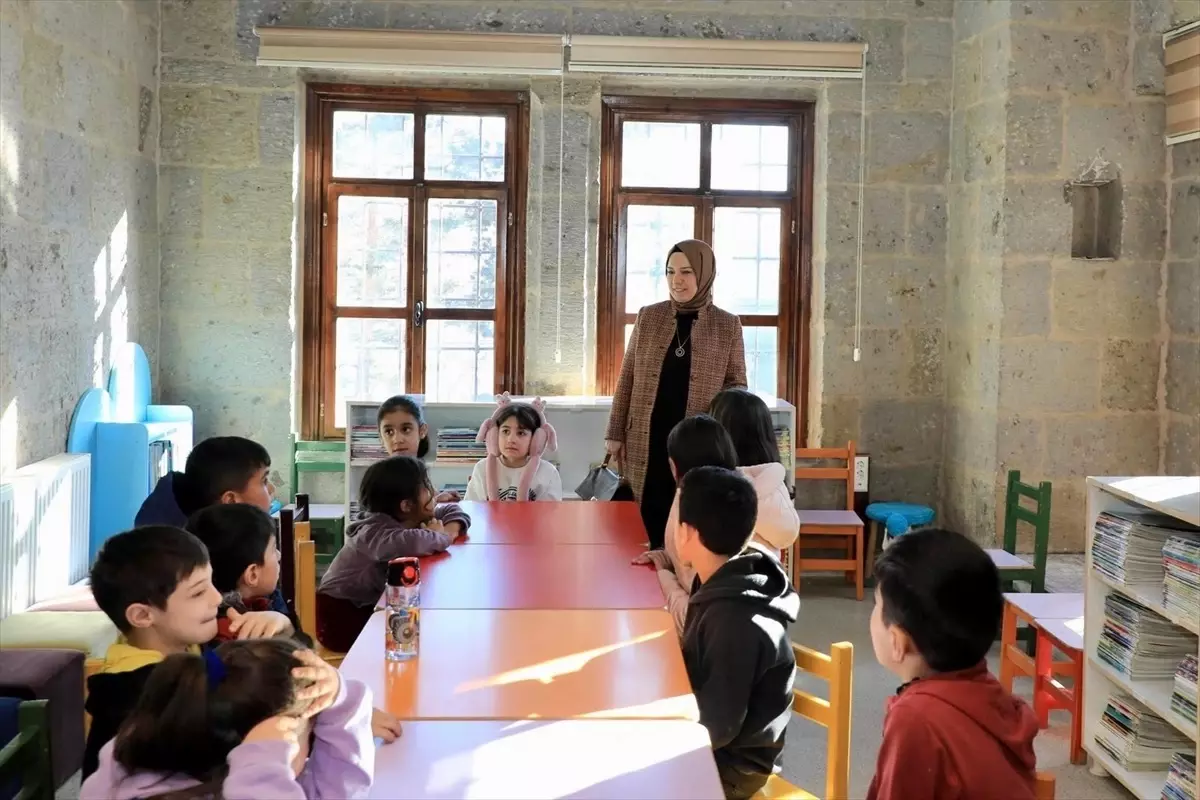 Bitlis’te ‘Annemle Kütüphanedeyim’ Projesi Başladı