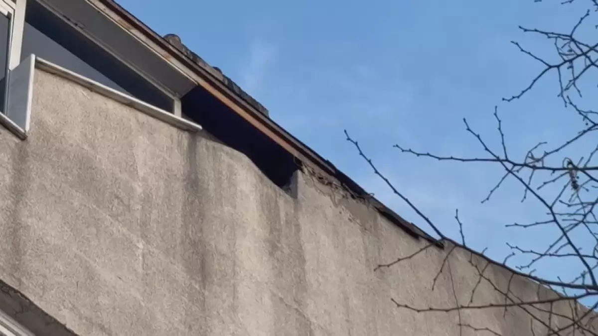 Büyükçekmece’de Çatıdan Düşen Adam Hayatını Kaybetti