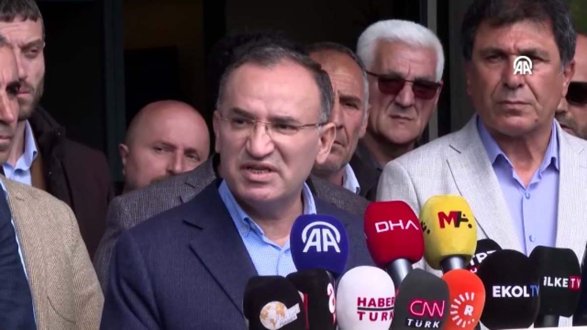 Bekir Bozdağ’dan Sırrı Süreyya Önder’e ziyaret