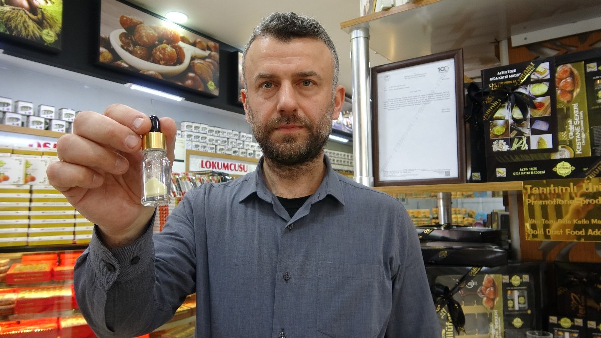 Bursa’da altını şifa niyetine yemeklere katıyor