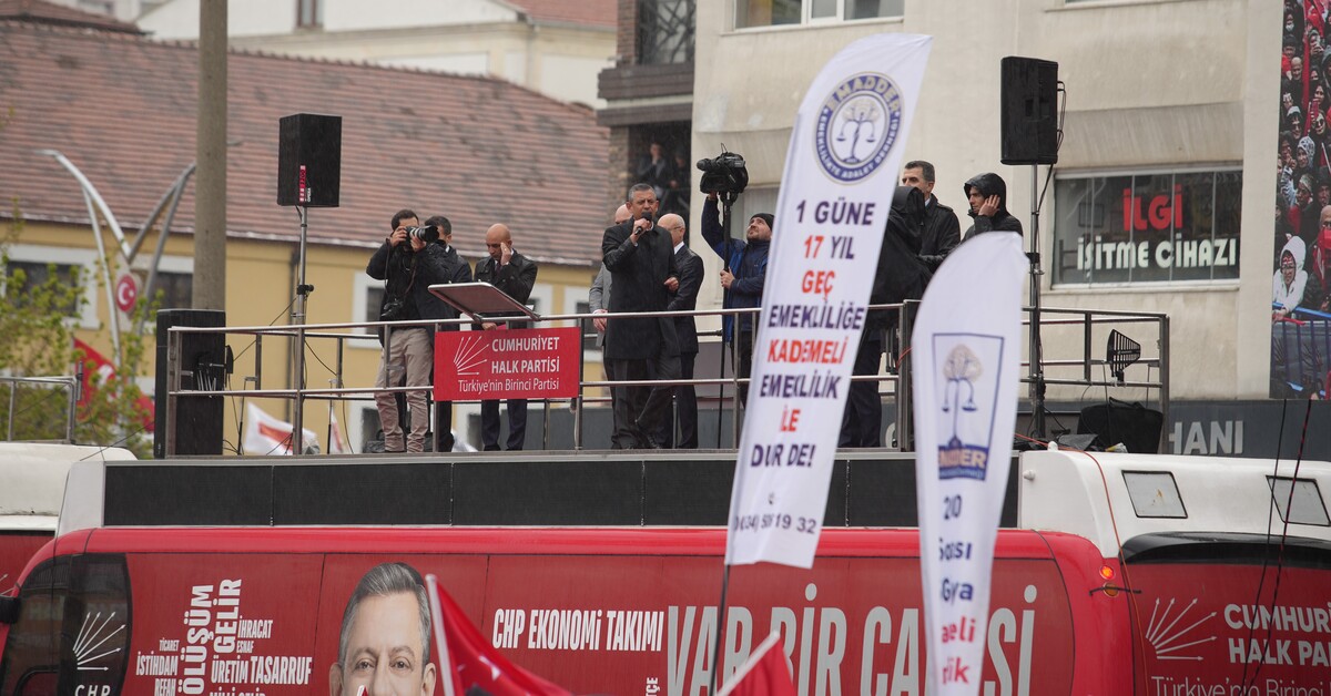 CHP lideri Özel: 10 milyon imza aşıldı