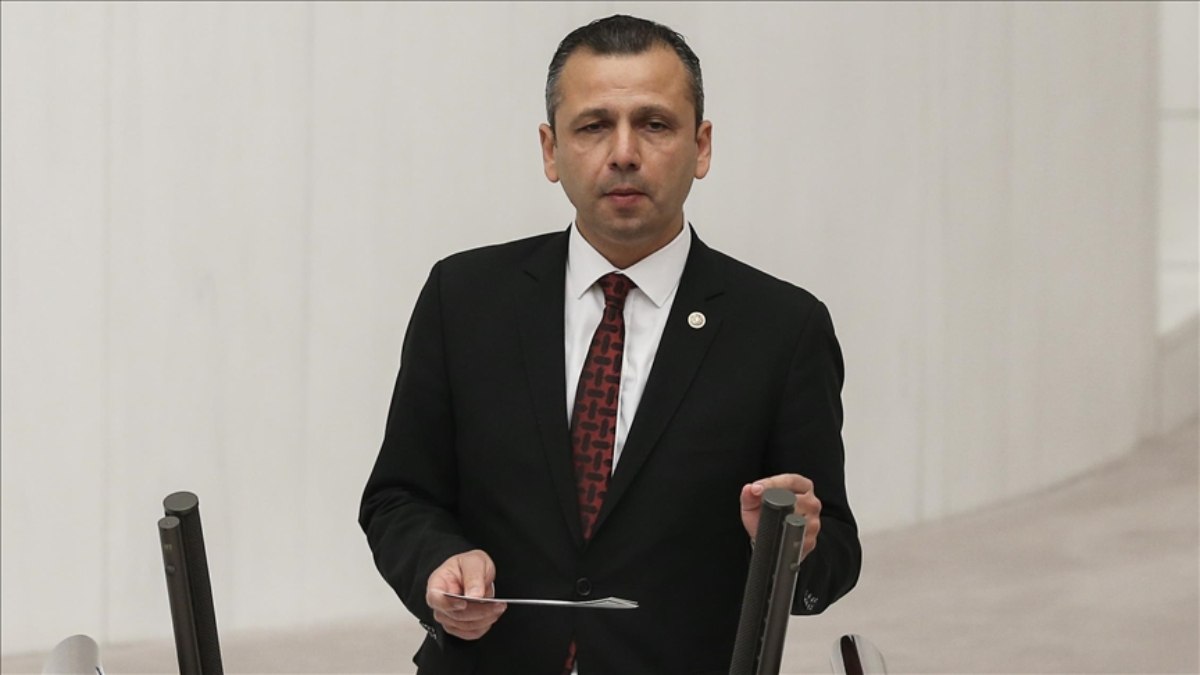 Eski milletvekili Burak Erbay, TBMM Genel Kurulunda kürsüye zarar vermişti: Cezası belli oldu