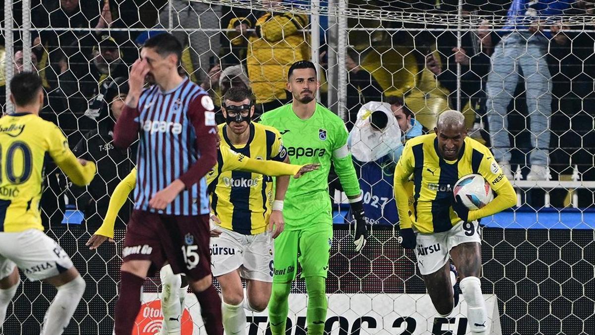 Fenerbahçe 4-1 Trabzonspor Maç Özeti | Kanarya, Galatasaray’la farkı azalttı