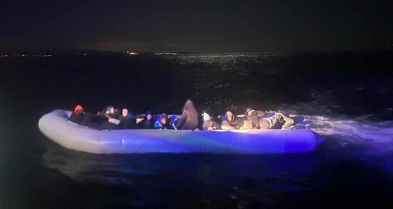 Göçmen botu battı, 2 kadın öldü