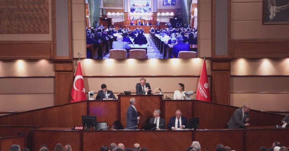 İBB Meclisi, Nuri Aslan başkanlığında toplandı