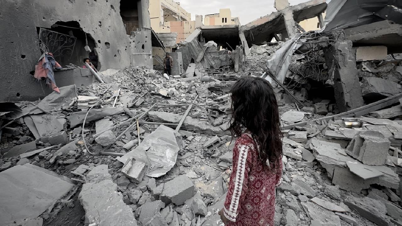 İşgalci İsrail 18 Mart’tan itibaren Gazze’de 500 bin Filistinliyi yerinden etti